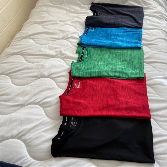 Bundle of 5 Tek Gear Men’s workout shirts - Picture 2 of 8